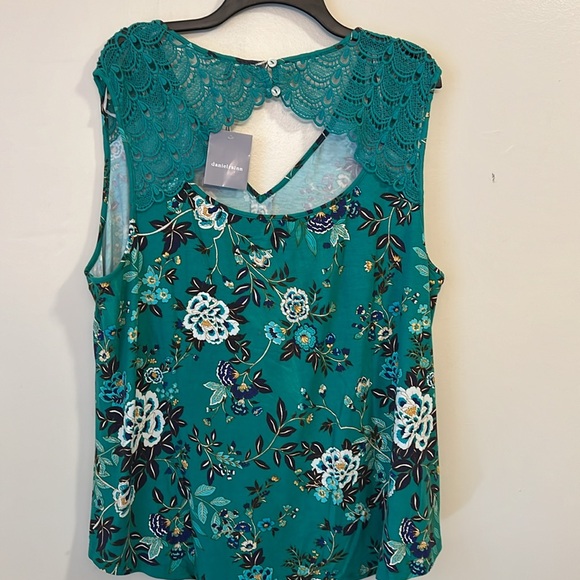 Daniel Rainn women’s 3x Sleeveless Green Blouse Crochet Trim Floral Print NWT - Picture 5 of 8